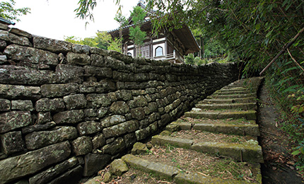 富田坂（草堂寺付近）